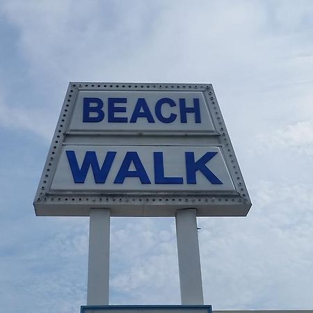 Отель Beach Walk Миртл-Бич Экстерьер фото